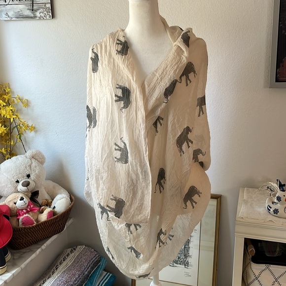 Elephant Patterned Wrap Circle Scarf Large Cream Black Flowy Cotton Linen - Picture 6 of 9